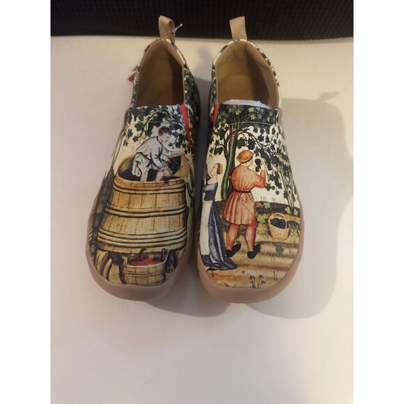 NWT UIN Slip On Shoes Canvas Comfortable Loafers "Art Du Vin" Size 8 Womans - Picture 1 of 7